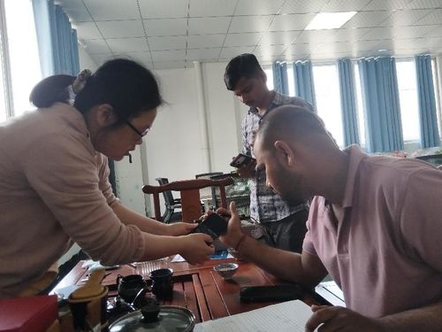 Najnowsze wiadomości firmy o Pan Anmol Kumar odwiedzający urządzenie na mokre wycieraczki