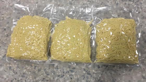 Good price Maszyna pakująca w poduszki ze stali nierdzewnej do żywności i warzyw w Internecie