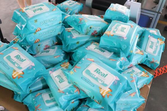 Good price Multi Functional Wet Wipes Packing Machine Suitable for Different Packaging Materials and Sizes Ensuring Flexibility (Multi funkcjonalny mokry wycieraczek Packing Machine), nadający się do różnych materiałów i rozmiarów, zapewniający elastyczność w Internecie