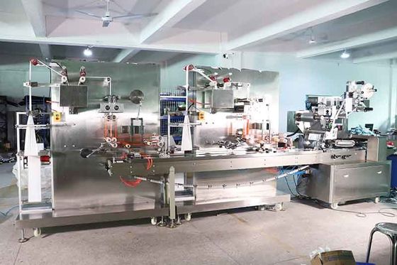 Maszyna do pakowania mokrych chusteczek PLC Automatyczne odświeżające czyszczenie pojedyncze mokre chusteczki Tissue Sachet Making Machine 220v