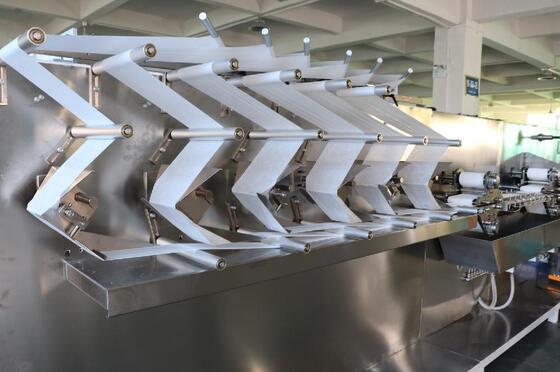 Good price Kompaktowe chusteczki dla niemowląt produkujące linię pakowania z ciągłym karmieniem i szybkim działaniem do produkcji na dużą skalę w Internecie
