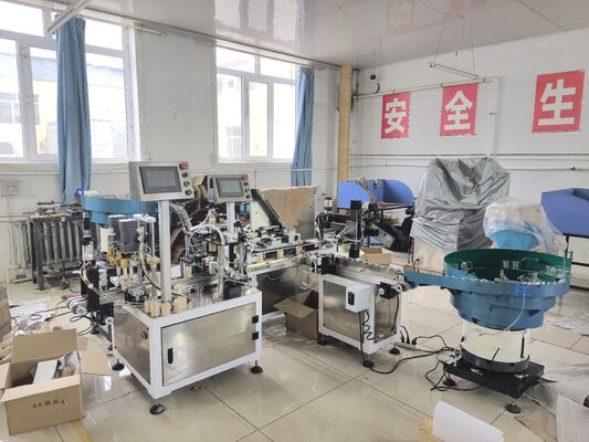 Dobra cena Wysokowydajna automatyczna linia pakująca butelkowane wykałaczki z podajnikiem butelek i nakrętek z wibracyjnym dyskiem online